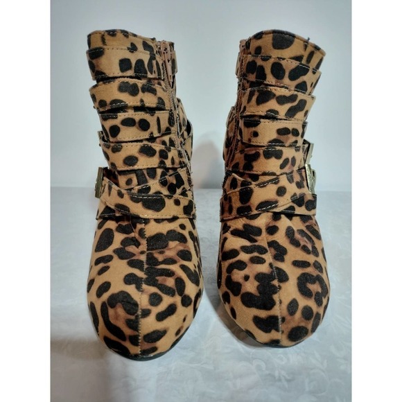 Charlotte Russe Cheetah Print Heeled Ankle Height Booties woman size 7 /37 - Picture 4 of 12